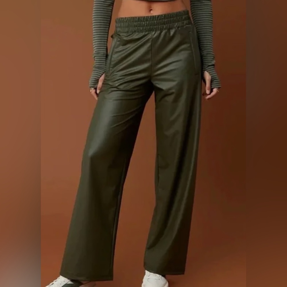 NWT Aerie Offline Real Luxe Faux Leather Pants Size Medium
